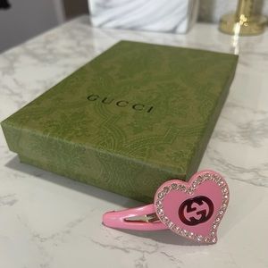 Gucci hair barrette pink heart